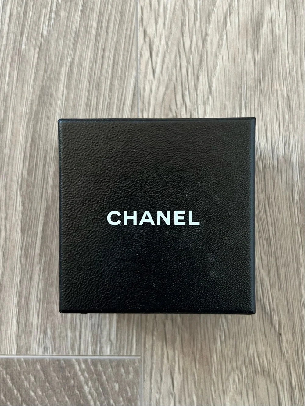 Chanel Box (BB332)